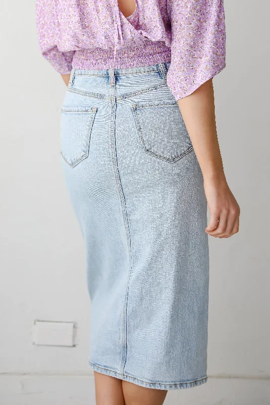 darling-trend-light-wash-denim-midi-skirt