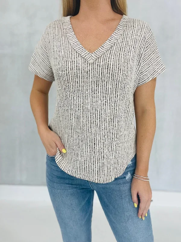 Effortlessly Cute Top - Taupe