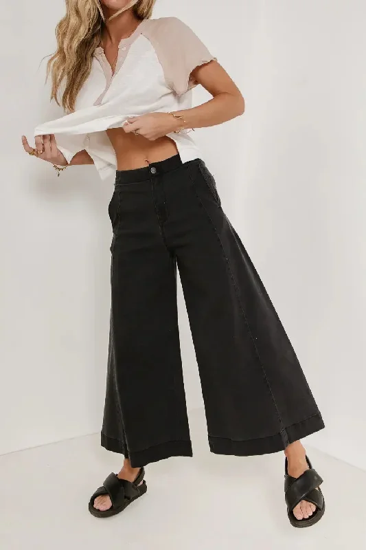 Rue Wide Leg Jeans in Black