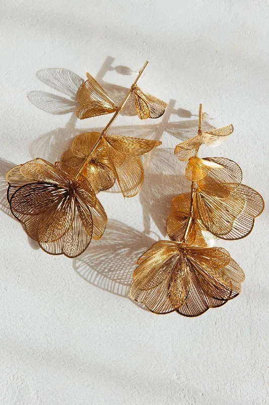 ruminate-drop-floral-earrings-gold