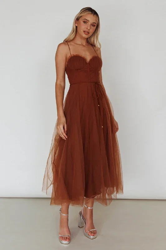 smitten-sweetheart-neckline-chiffon-midi-dress-chocolate