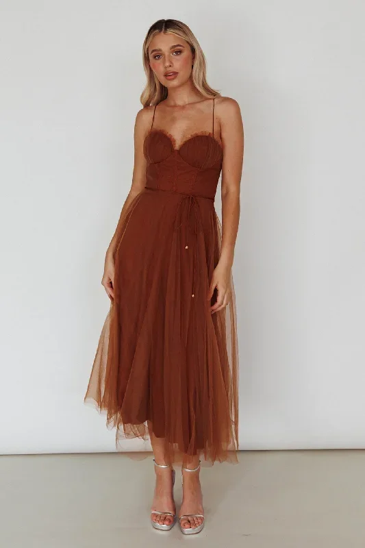 smitten-sweetheart-neckline-chiffon-midi-dress-chocolate