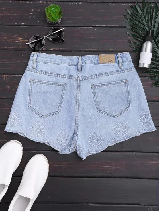 trendy-embroidered-scalloped-denim-shorts